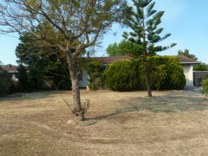 15 Lindy Way, Camillo WA 6111