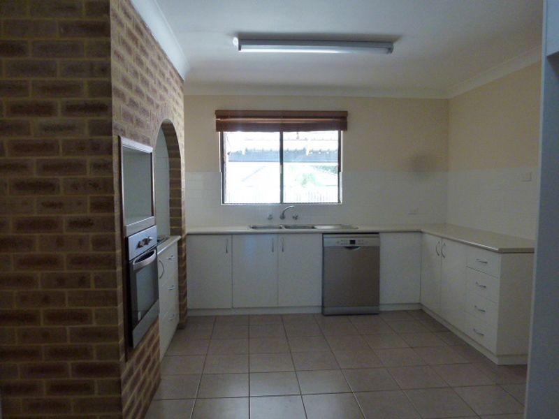 37 Sutherland Drive, Thornlie WA 6108