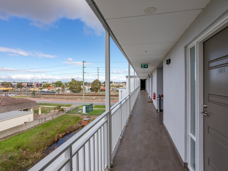205/348 Railway Parade, Beckenham WA 6107