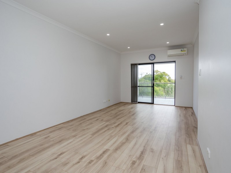 205/348 Railway Parade, Beckenham WA 6107