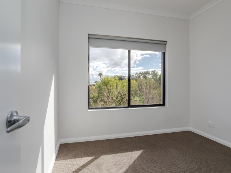 205/348 Railway Parade, Beckenham WA 6107