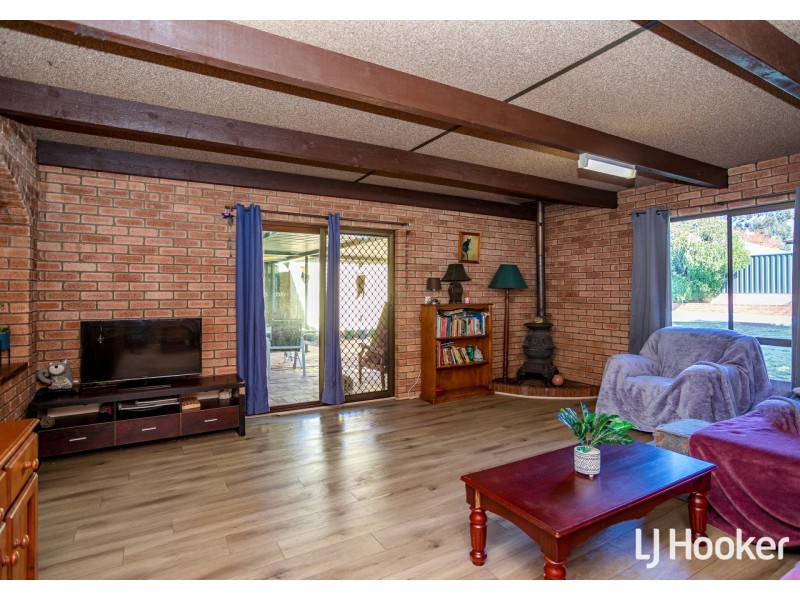 8 Rosekelly Road, Gosnells WA 6110