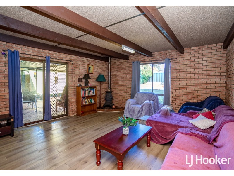 8 Rosekelly Road, Gosnells WA 6110