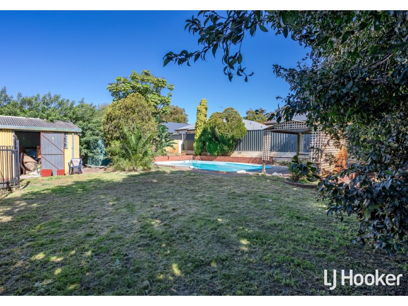 8 Rosekelly Road, Gosnells WA 6110