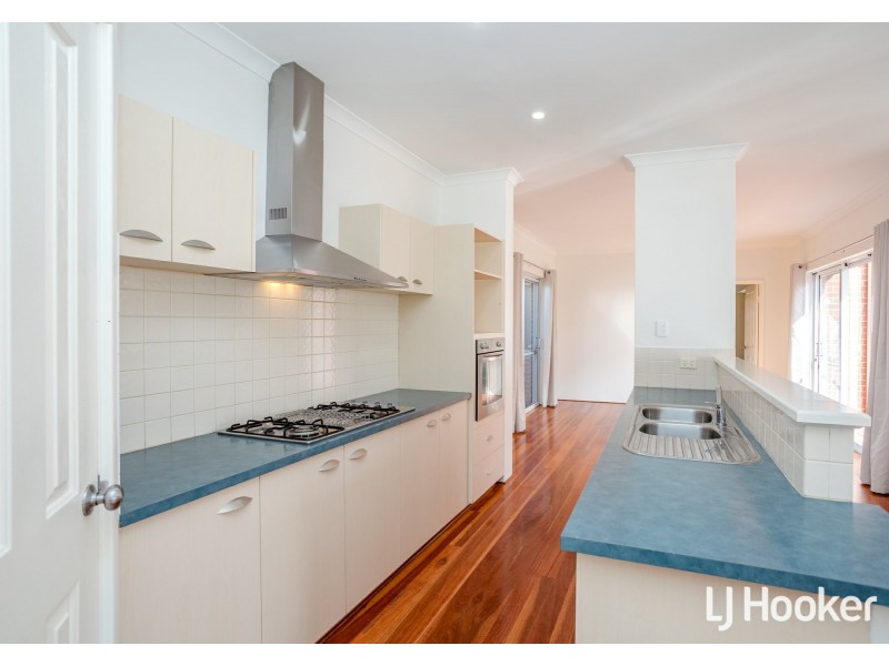 57 Aurora Drive, Atwell WA 6164