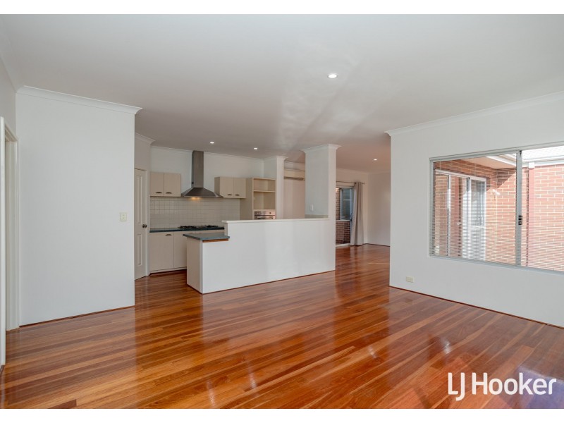 57 Aurora Drive, Atwell WA 6164