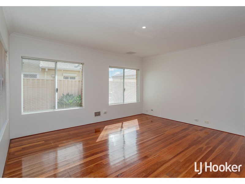 57 Aurora Drive, Atwell WA 6164