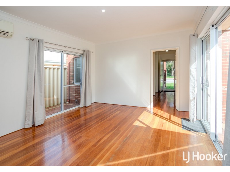 57 Aurora Drive, Atwell WA 6164