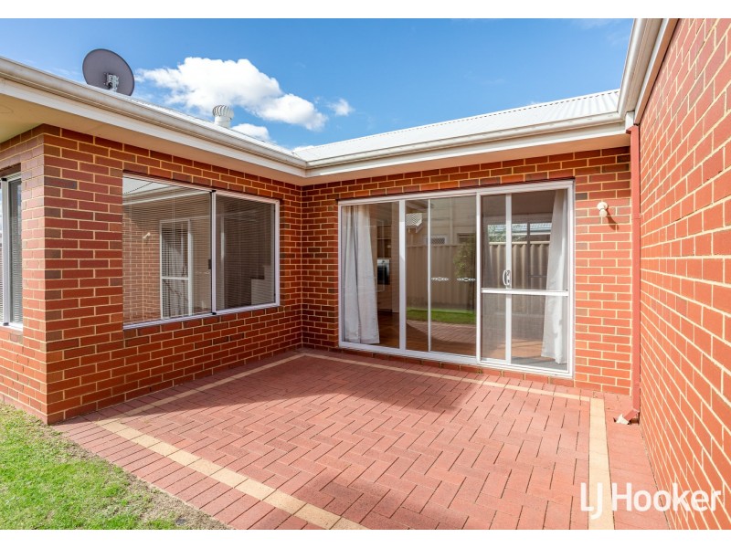 57 Aurora Drive, Atwell WA 6164