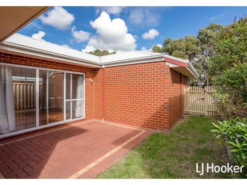 57 Aurora Drive, Atwell WA 6164