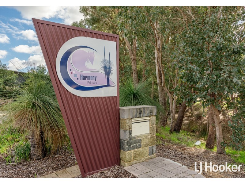 57 Aurora Drive, Atwell WA 6164