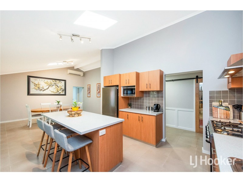 14 Grenadier Drive, Thornlie WA 6108