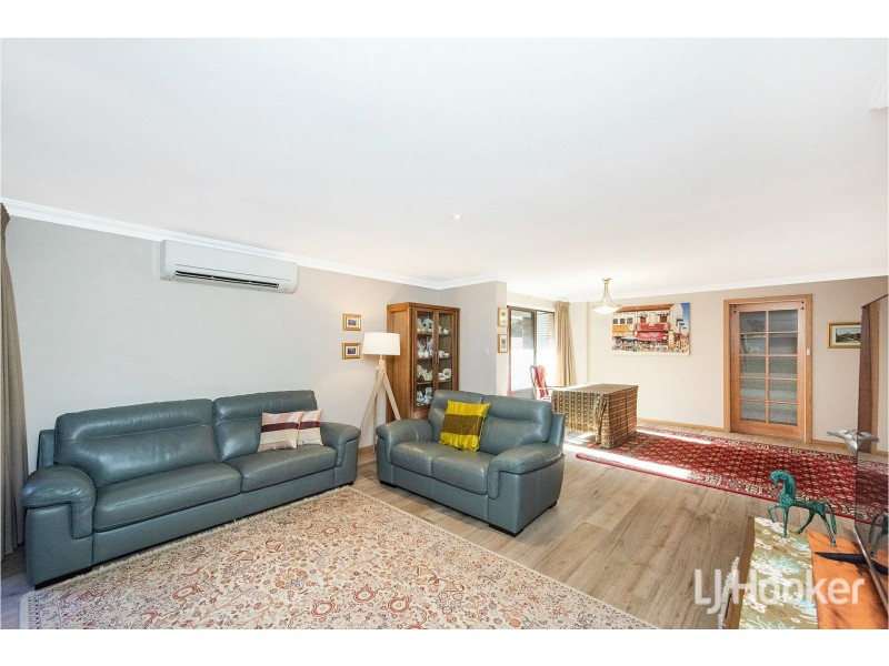 14 Grenadier Drive, Thornlie WA 6108