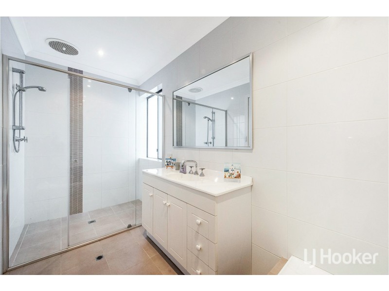 14 Grenadier Drive, Thornlie WA 6108