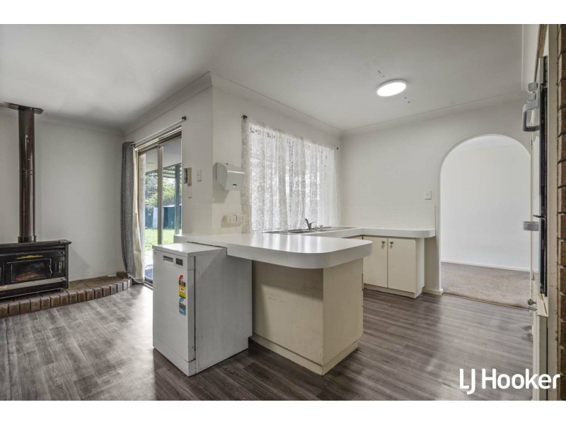24 Oakover Way, Gosnells WA 6110
