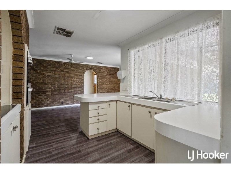24 Oakover Way, Gosnells WA 6110