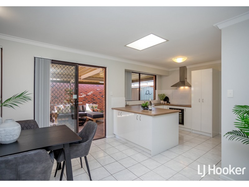 33A Murchison Way, Gosnells WA 6110