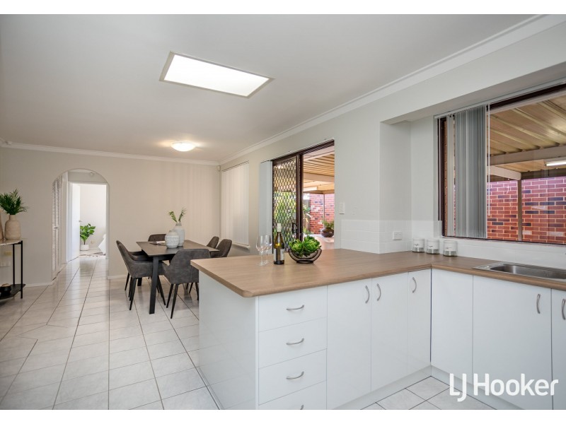 33A Murchison Way, Gosnells WA 6110