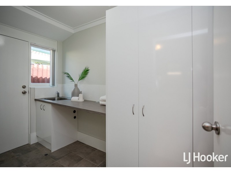33A Murchison Way, Gosnells WA 6110