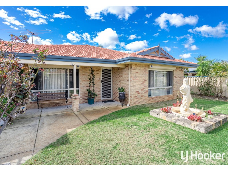 67 Forest Lakes Drive, Thornlie WA 6108