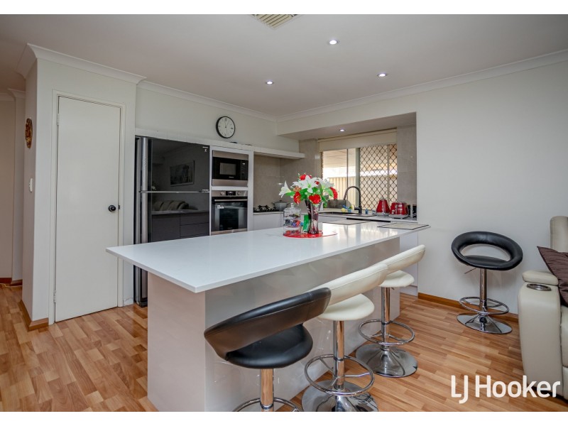 67 Forest Lakes Drive, Thornlie WA 6108