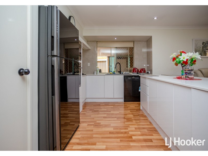 67 Forest Lakes Drive, Thornlie WA 6108