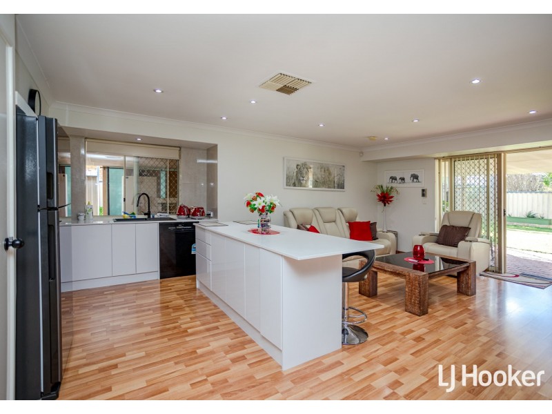 67 Forest Lakes Drive, Thornlie WA 6108