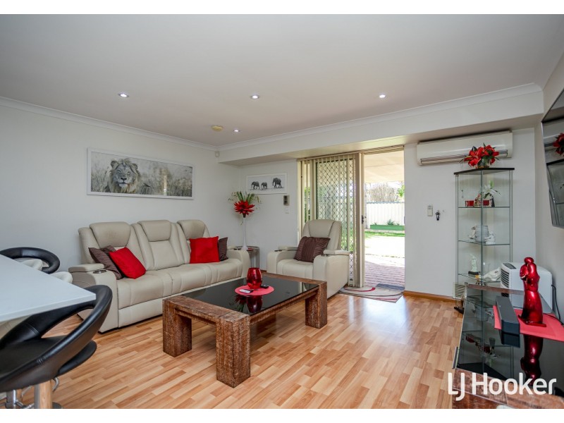 67 Forest Lakes Drive, Thornlie WA 6108