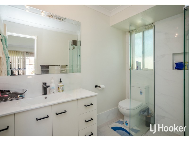 67 Forest Lakes Drive, Thornlie WA 6108