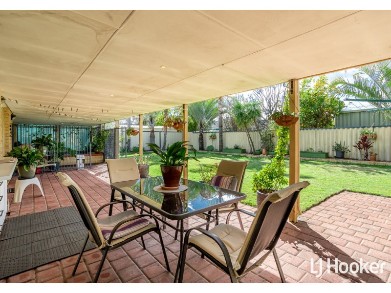 67 Forest Lakes Drive, Thornlie WA 6108