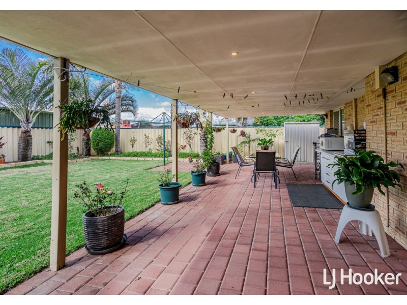 67 Forest Lakes Drive, Thornlie WA 6108