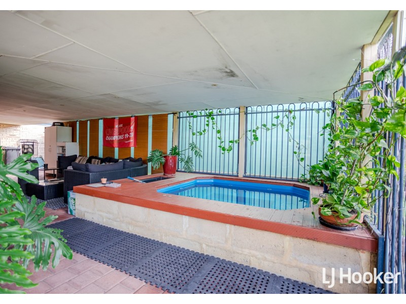 67 Forest Lakes Drive, Thornlie WA 6108