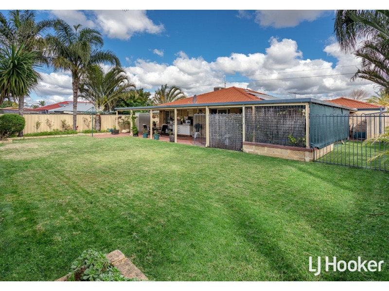 67 Forest Lakes Drive, Thornlie WA 6108