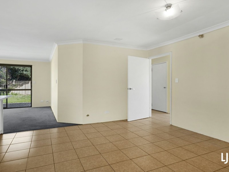 21 Allen Court, Queens Park WA 6107