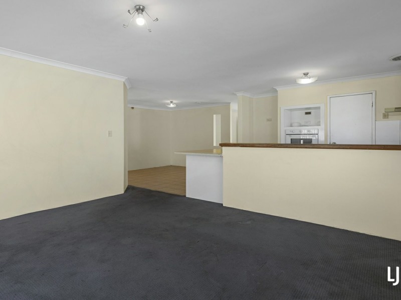 21 Allen Court, Queens Park WA 6107