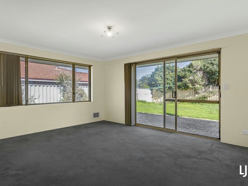 21 Allen Court, Queens Park WA 6107