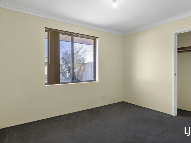 21 Allen Court, Queens Park WA 6107