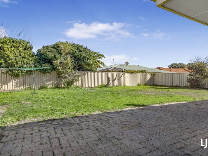 21 Allen Court, Queens Park WA 6107