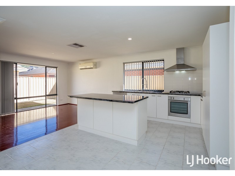 6 Finsbury Drive, Thornlie WA 6108