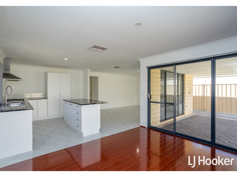 6 Finsbury Drive, Thornlie WA 6108