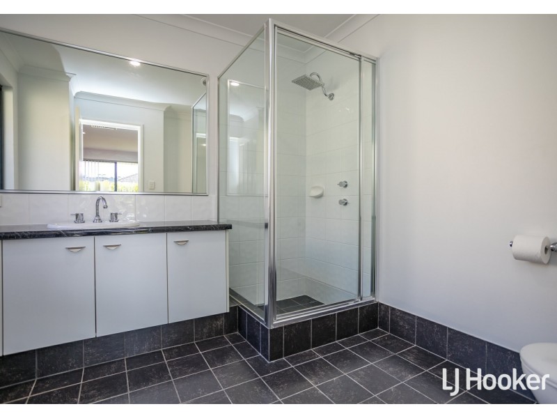 6 Finsbury Drive, Thornlie WA 6108