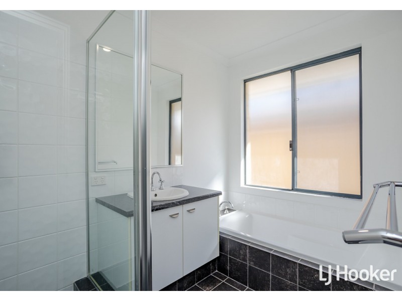 6 Finsbury Drive, Thornlie WA 6108