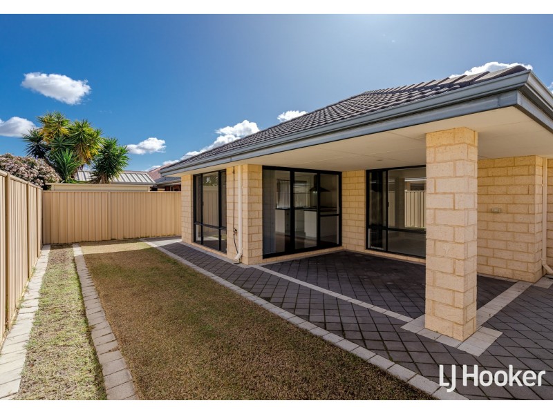 6 Finsbury Drive, Thornlie WA 6108