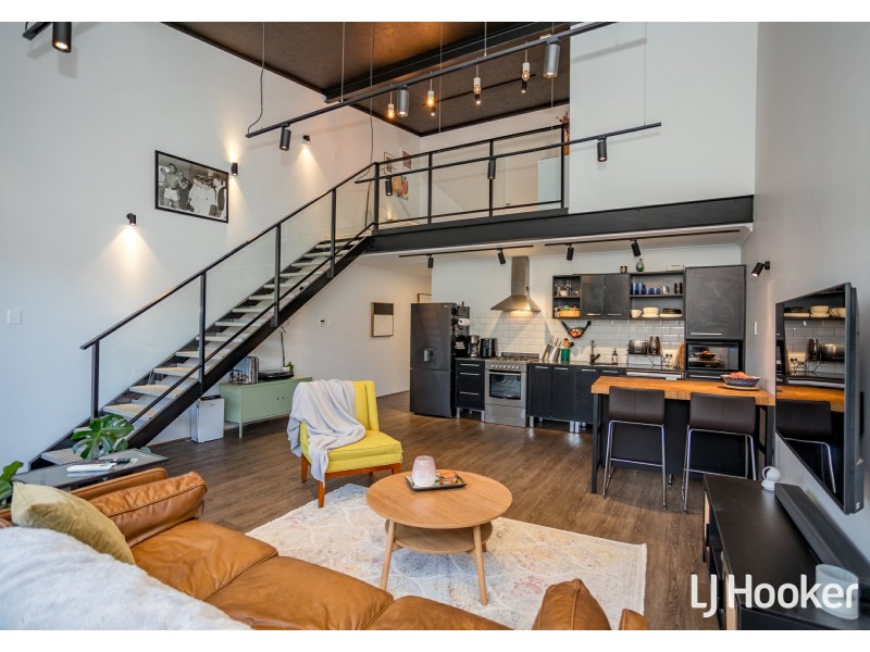 21 Livorno Boulevard, Piara Waters WA 6112