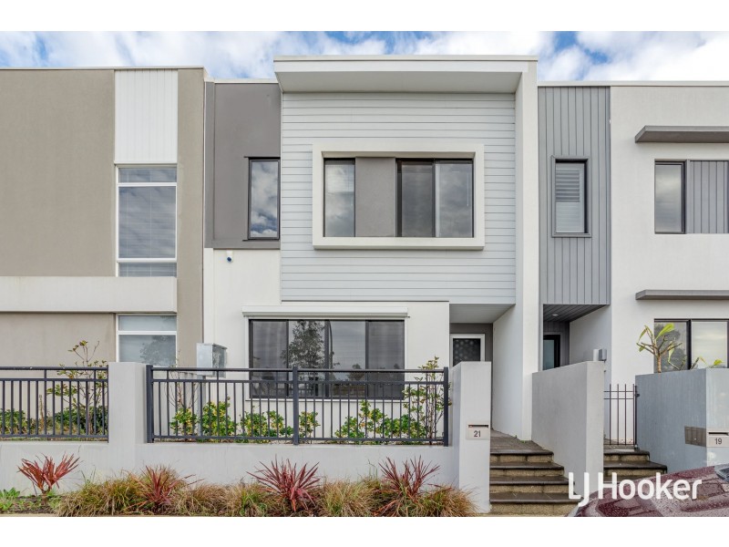 21 Livorno Boulevard, Piara Waters WA 6112