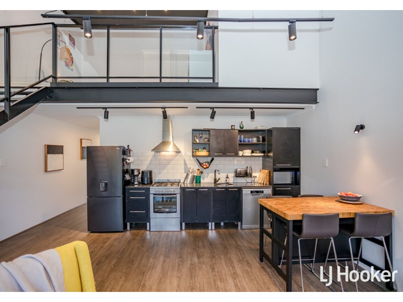 21 Livorno Boulevard, Piara Waters WA 6112