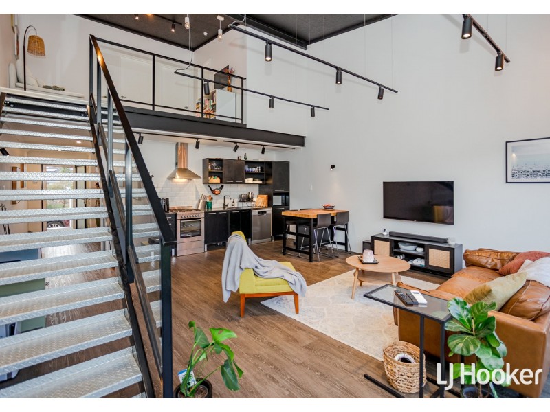 21 Livorno Boulevard, Piara Waters WA 6112