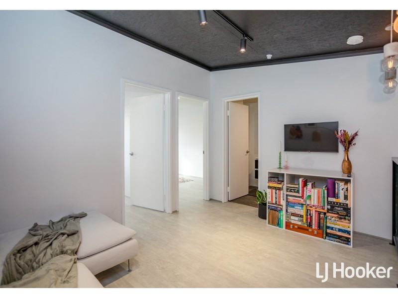 21 Livorno Boulevard, Piara Waters WA 6112