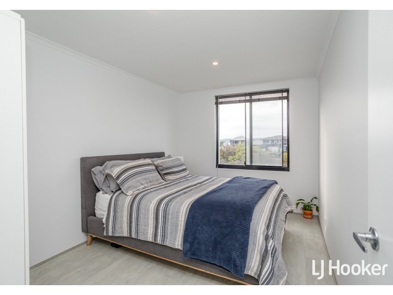 21 Livorno Boulevard, Piara Waters WA 6112