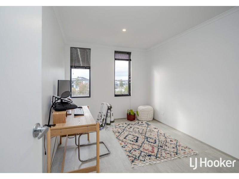 21 Livorno Boulevard, Piara Waters WA 6112